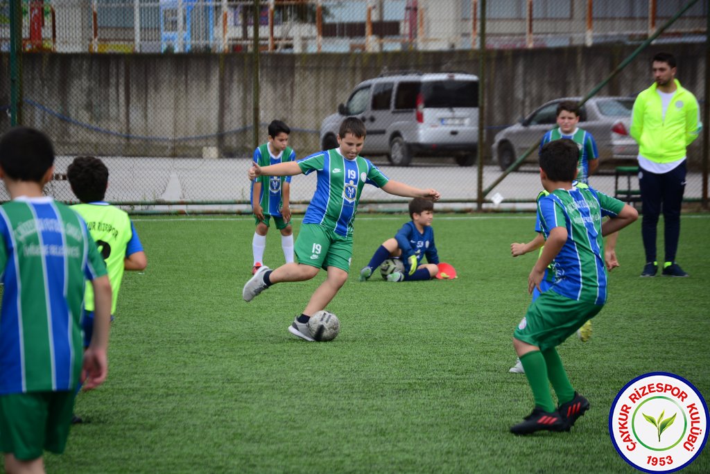 Futbol Okulları Minikler Futbol Şenliği Yapıldı