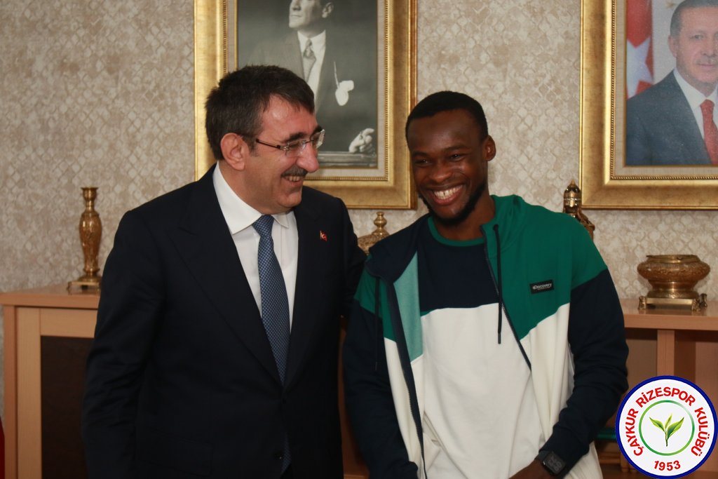CUMHURBAŞKANI YARDIMCISI CEVDET YILMAZ, ÇAYKUR RİZESPOR’U ZİYARET ETTİ