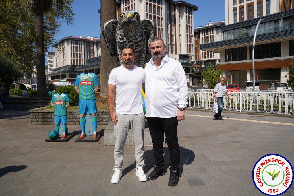 Rizespor kafilesi, Tarihi Rize Çarşısında esnafla kahvaltı programında bir araya geldi