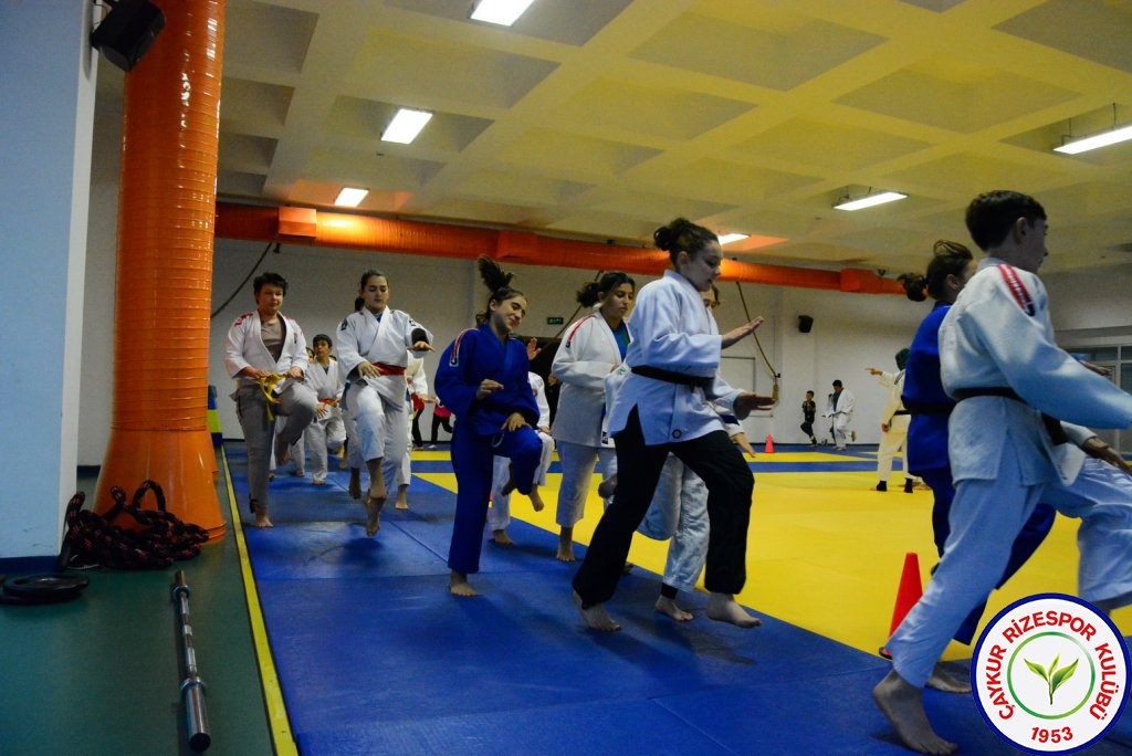 Yöneticilerimiz Çaykur Rizespor Judo Takımımızı ziyaret Etti