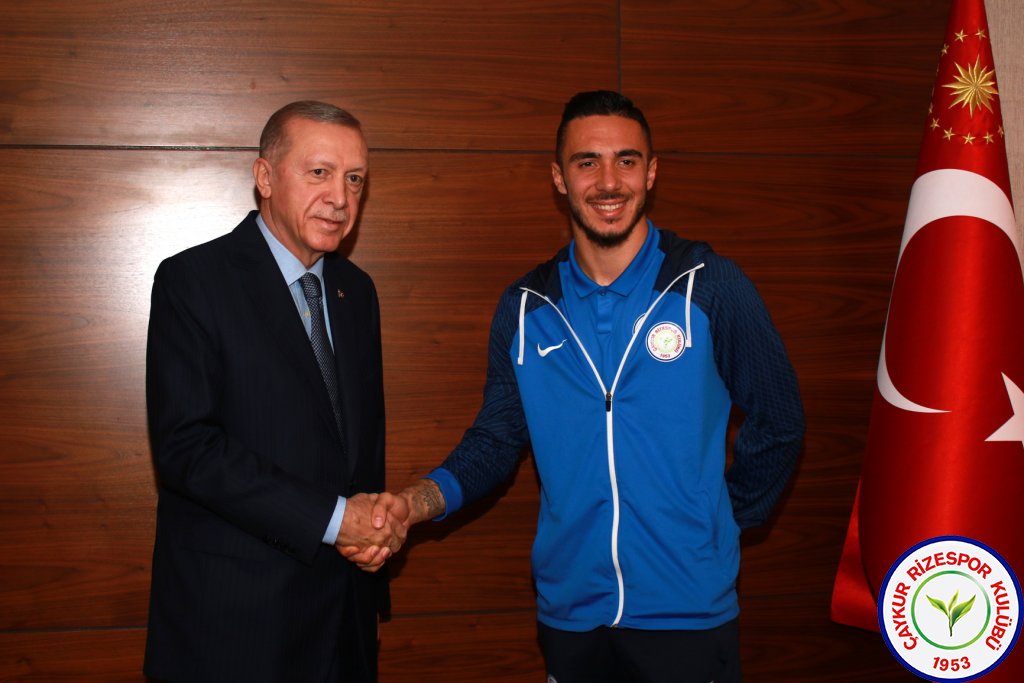 Cumhurbaşkanımız Recep Tayyip Erdoğan, Çaykur Rizespor Kulübü'nü kabul etti.
