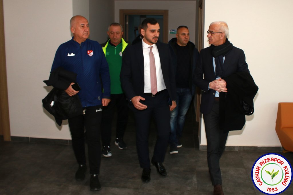 TFF FUTBOL GELİŞİM DİREKTÖRÜ OĞUZ ÇETİN, ÇAYKUR RİZESPOR KULÜBÜNÜ ZİYARET ETTİ