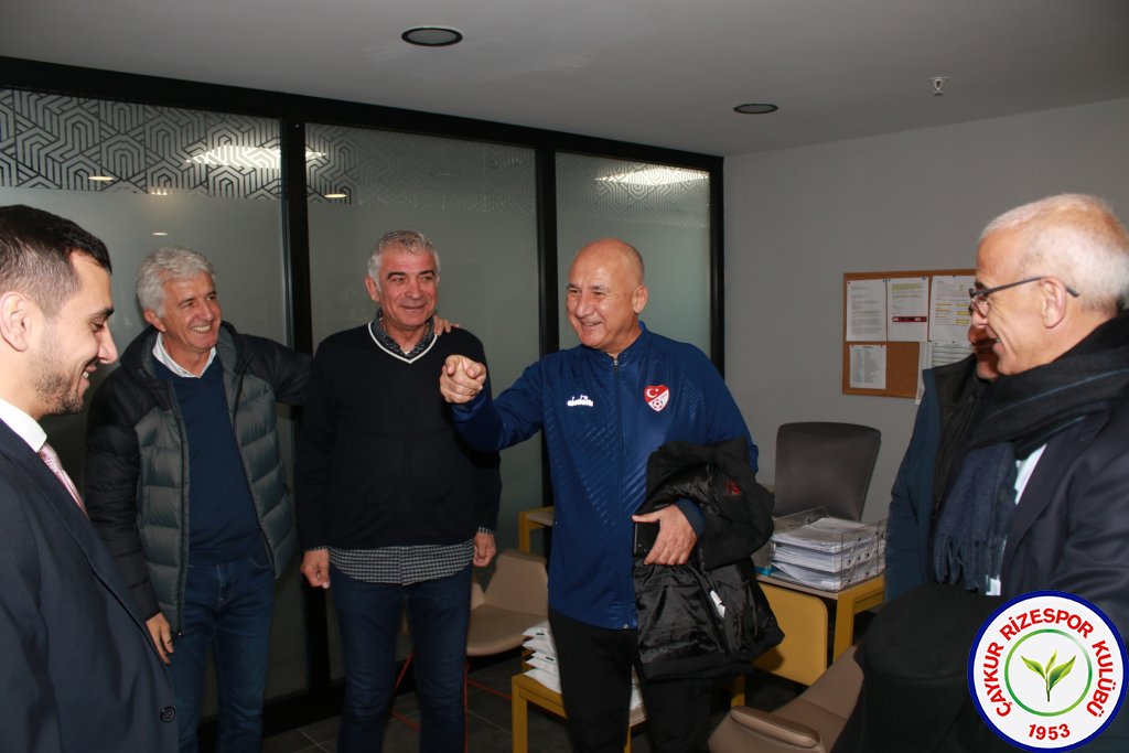 TFF FUTBOL GELİŞİM DİREKTÖRÜ OĞUZ ÇETİN, ÇAYKUR RİZESPOR KULÜBÜNÜ ZİYARET ETTİ