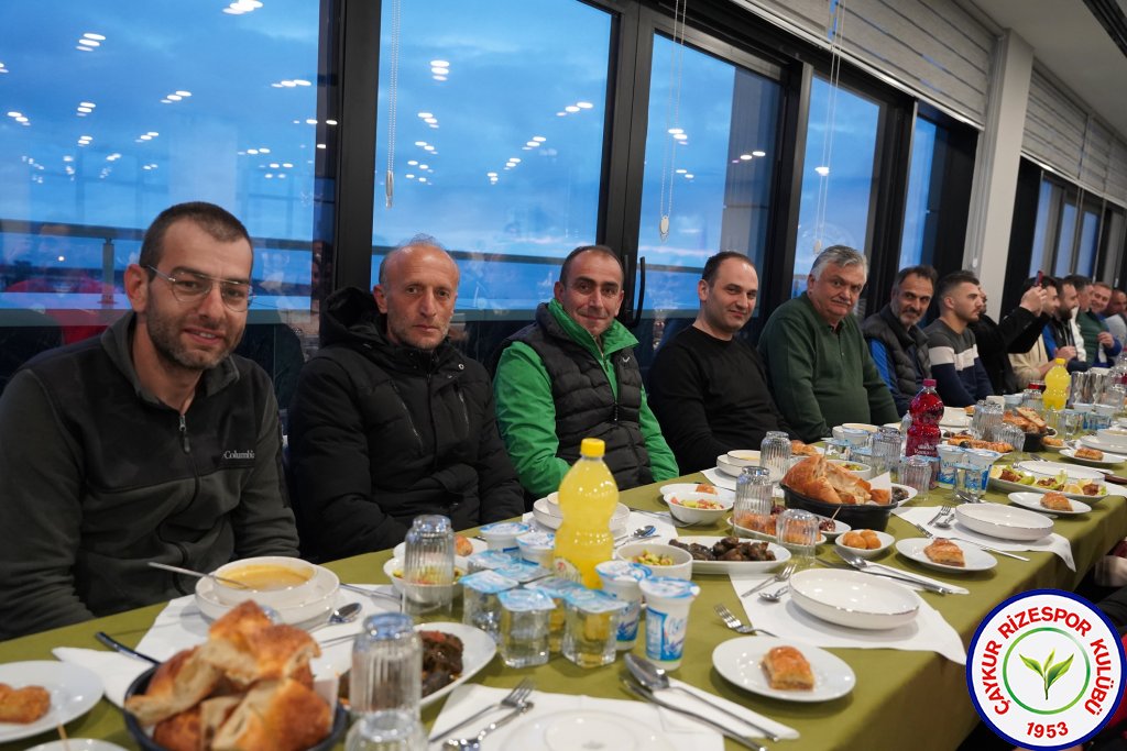 Rizespor Ailesi iftar yemeğinde buluştu