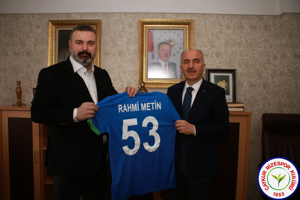 Rize Belediye Başkanı Rahmi Metin Rizespor’u ziyaret etti