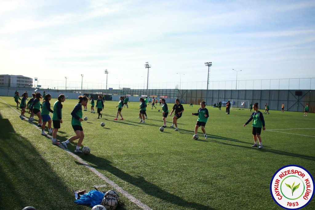 20240327 16.30 çaykur rizespor - rize yeşilçayspor kadın futbol takımı destek antrenmanı