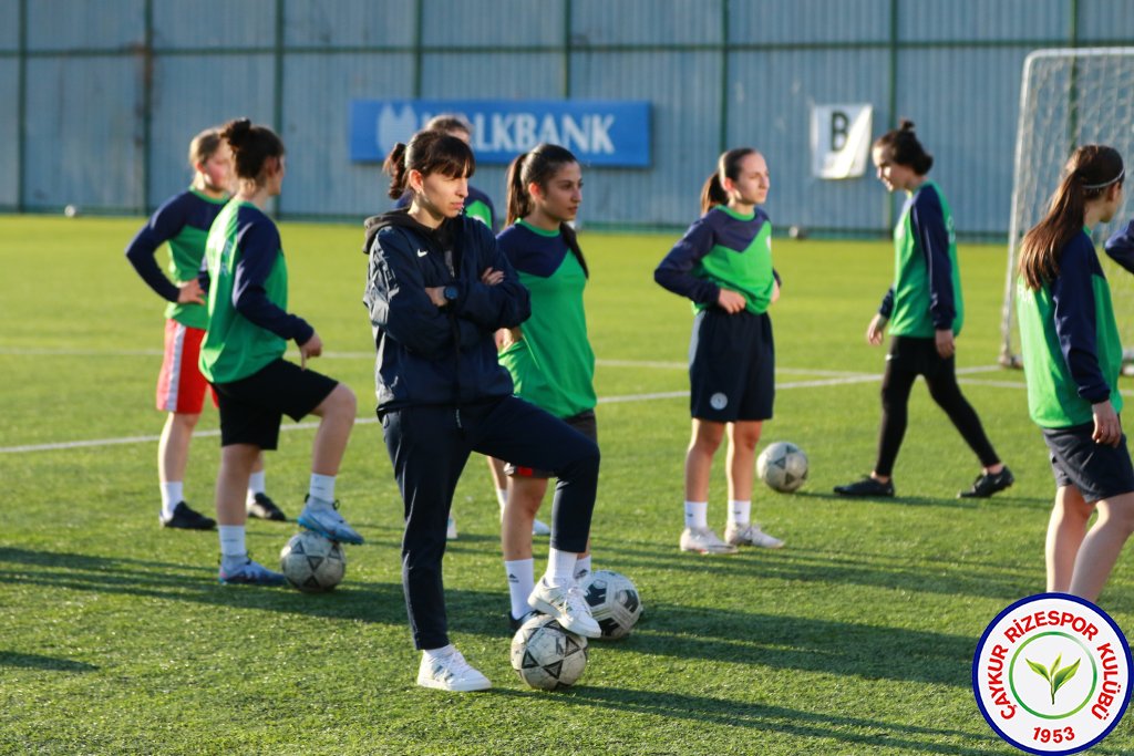 20240327 16.30 çaykur rizespor - rize yeşilçayspor kadın futbol takımı destek antrenmanı