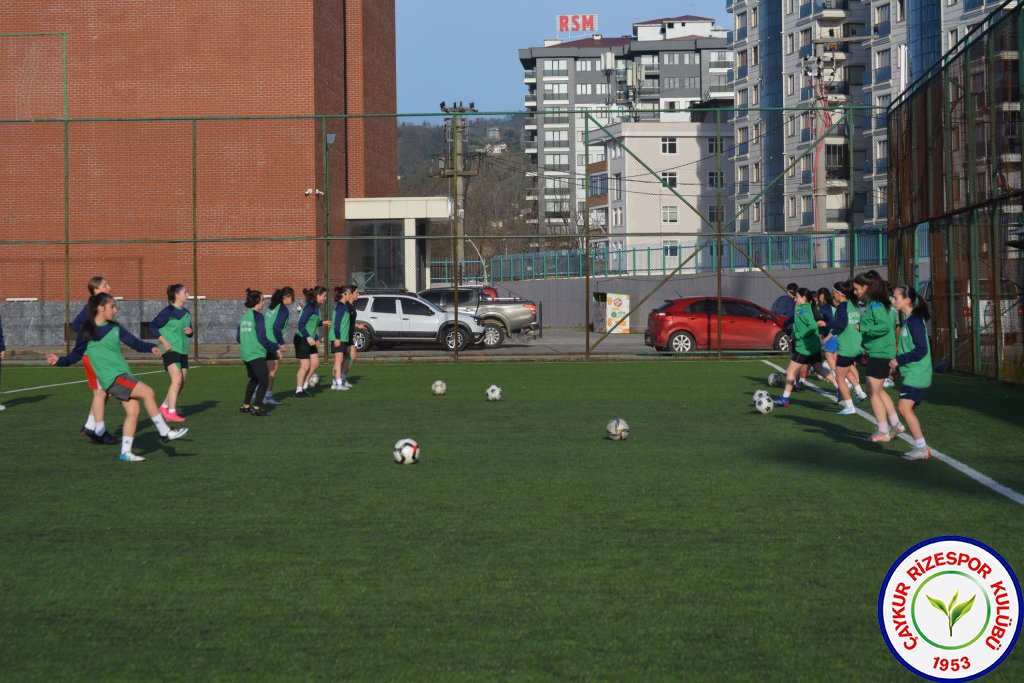 20240327 16.30 çaykur rizespor - rize yeşilçayspor kadın futbol takımı destek antrenmanı