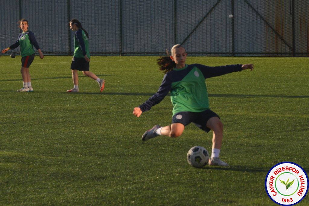 20240327 16.30 çaykur rizespor - rize yeşilçayspor kadın futbol takımı destek antrenmanı