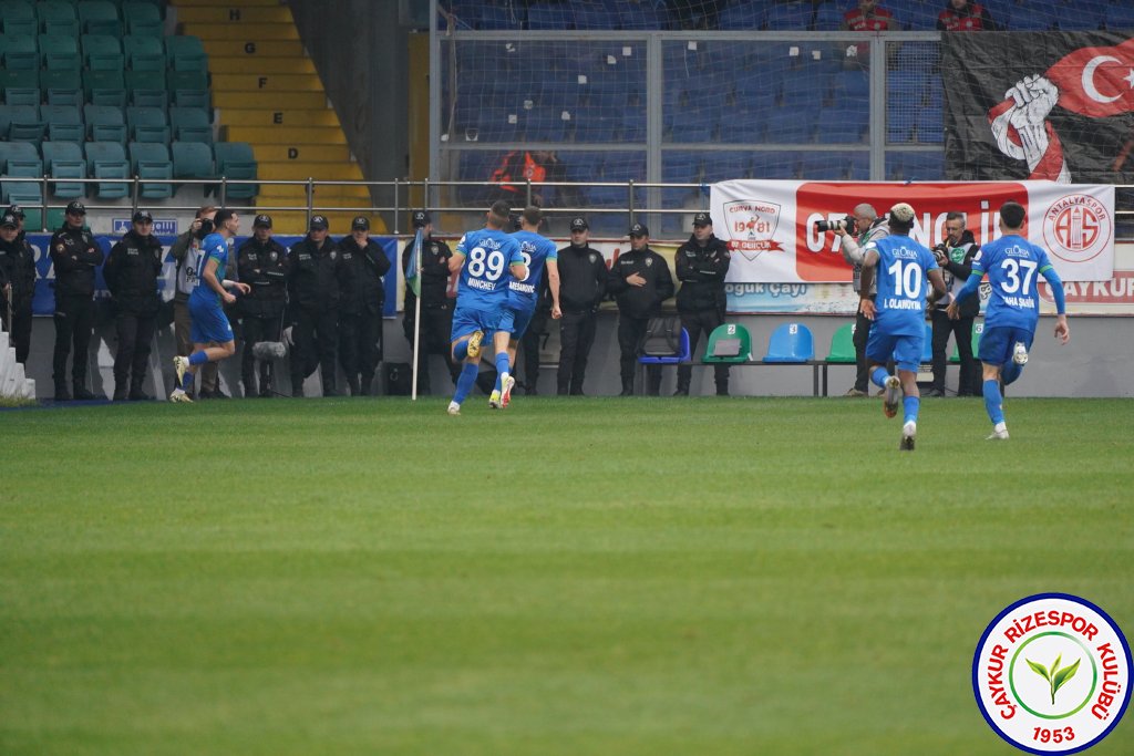 ÇAYKUR RİZESPOR A.Ş. 3 - 0 BITEXEN ANTALYASPOR