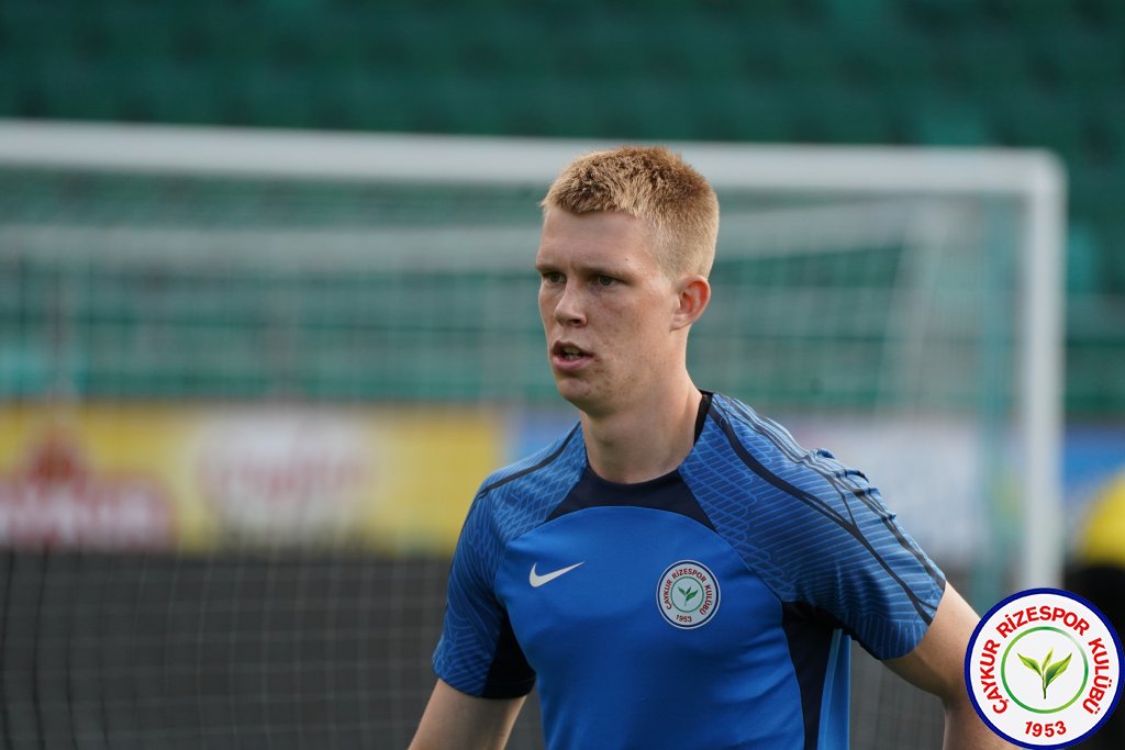 Faye ve Laine kiralık olarak Esenler Erokspor'a transfer oldu