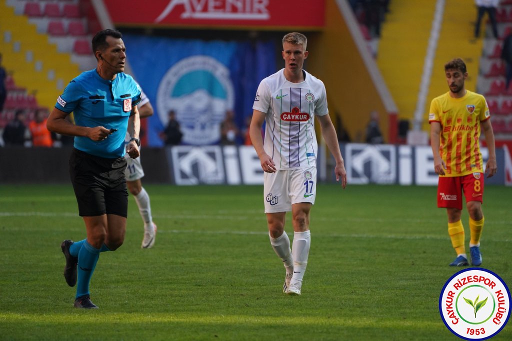 Faye ve Laine kiralık olarak Esenler Erokspor'a transfer oldu