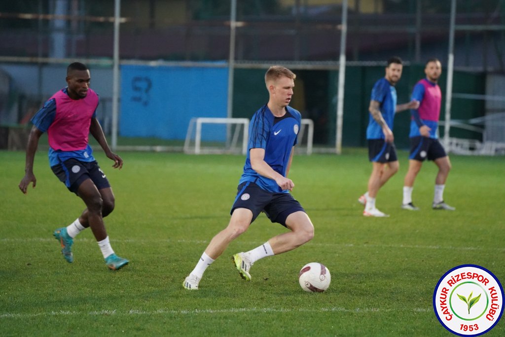 Faye ve Laine kiralık olarak Esenler Erokspor'a transfer oldu