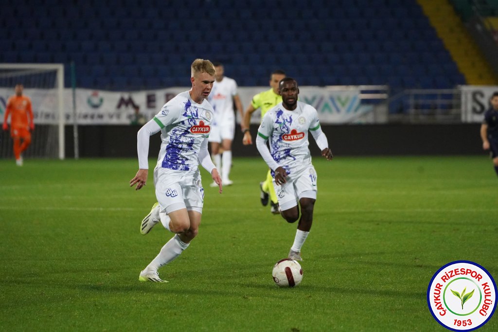 Faye ve Laine kiralık olarak Esenler Erokspor'a transfer oldu