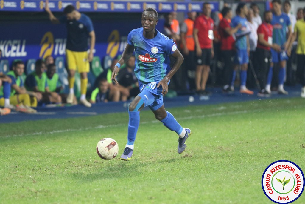 Faye ve Laine kiralık olarak Esenler Erokspor'a transfer oldu