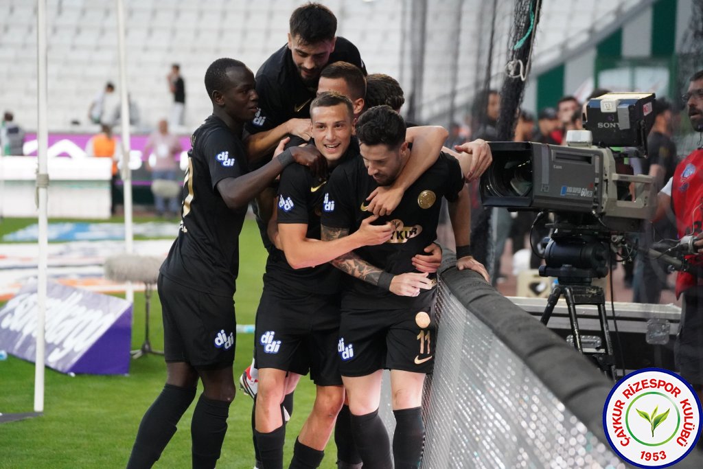 Faye ve Laine kiralık olarak Esenler Erokspor'a transfer oldu