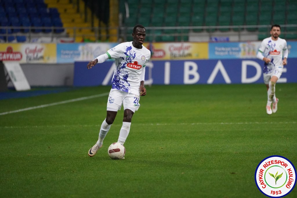 Faye ve Laine kiralık olarak Esenler Erokspor'a transfer oldu