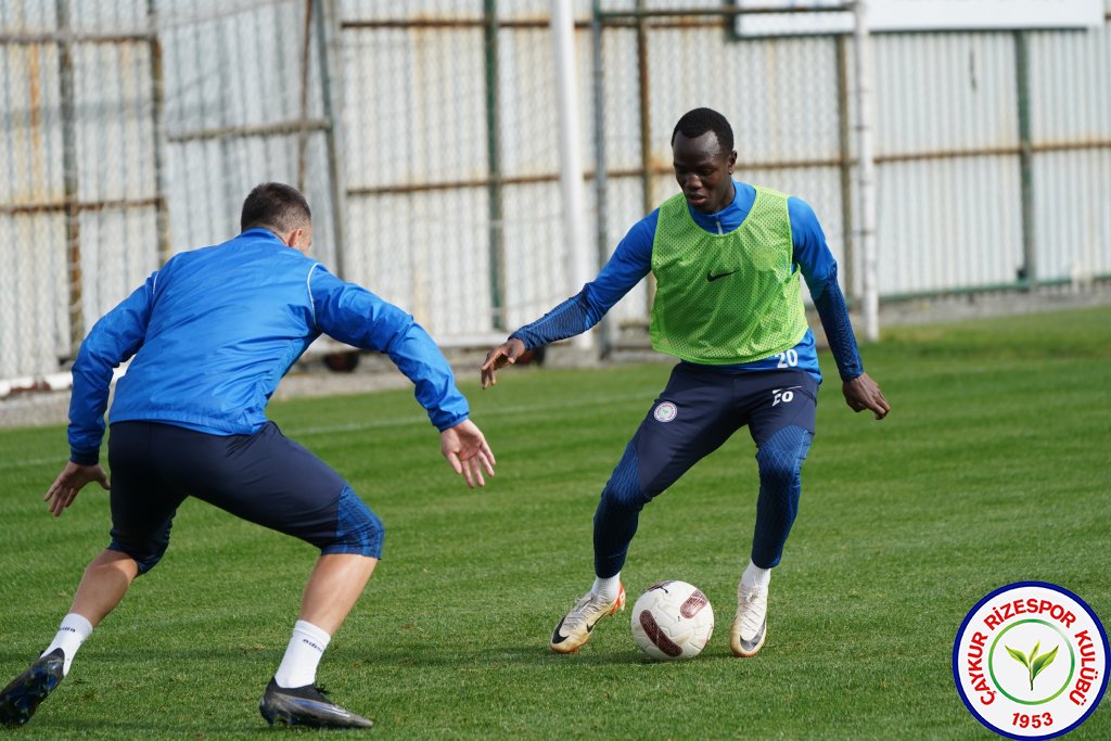 Faye ve Laine kiralık olarak Esenler Erokspor'a transfer oldu