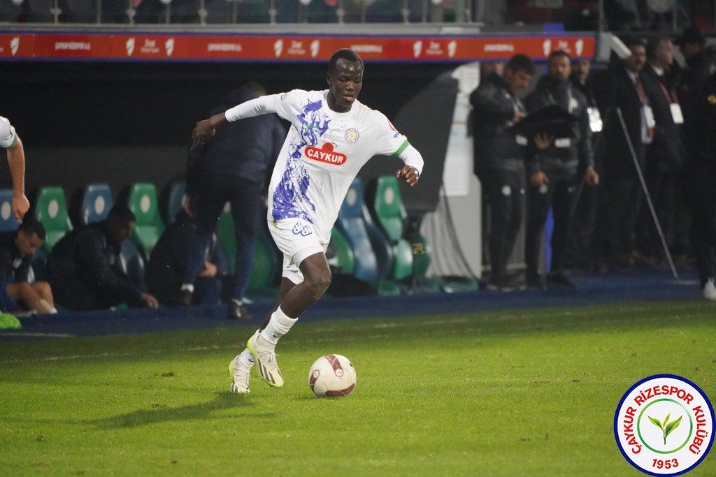 Faye ve Laine kiralık olarak Esenler Erokspor'a transfer oldu