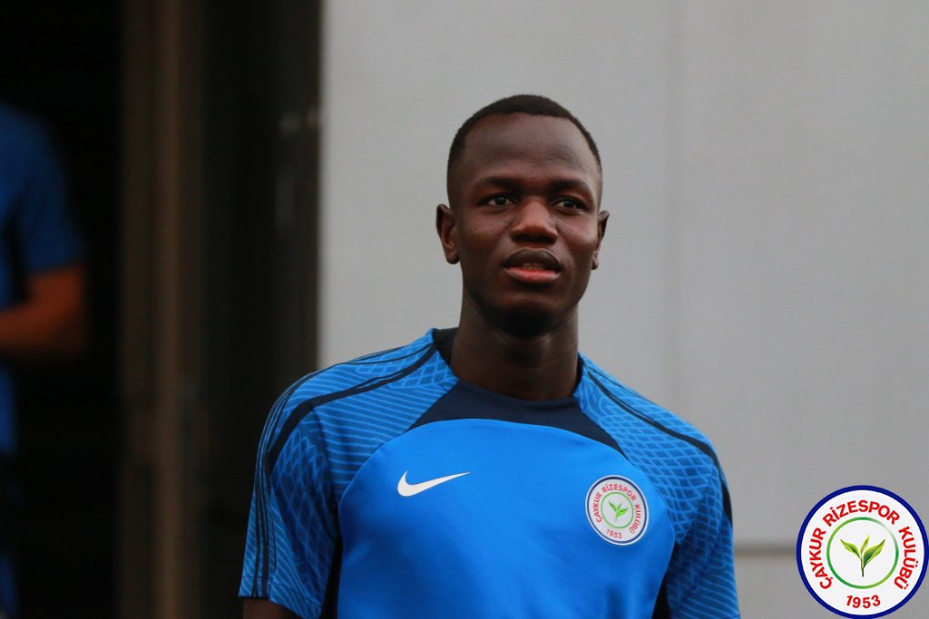 Faye ve Laine kiralık olarak Esenler Erokspor'a transfer oldu