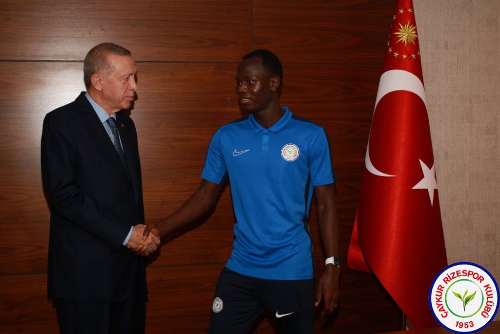 Faye ve Laine kiralık olarak Esenler Erokspor'a transfer oldu