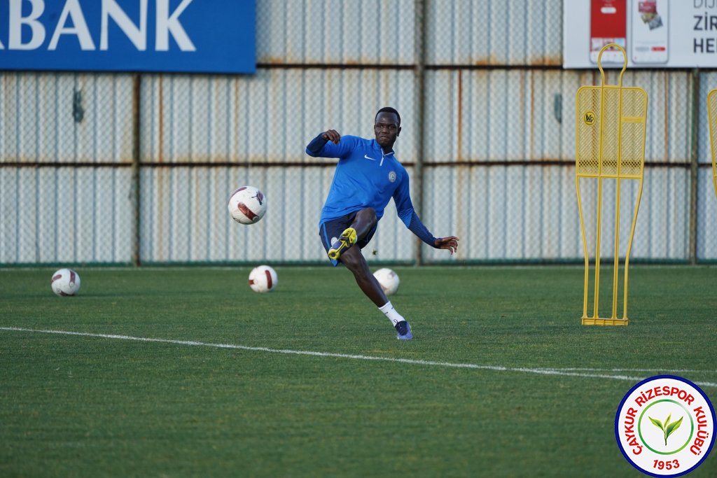 Faye ve Laine kiralık olarak Esenler Erokspor'a transfer oldu