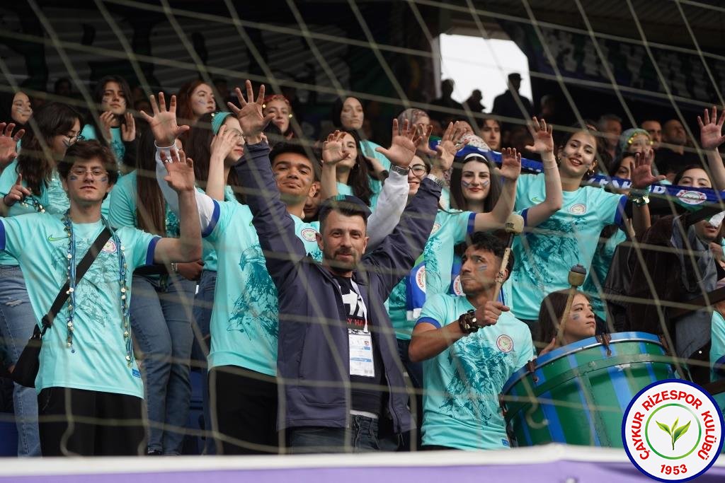 Kahramanmaraş gelen depremzede öğrenciler Rizespor Futbol Akademisinde misafir edildi.