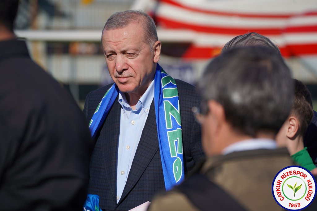 Recep Tayyip Erdoğan, Çaykur Rizespor'u ziyaret etti.