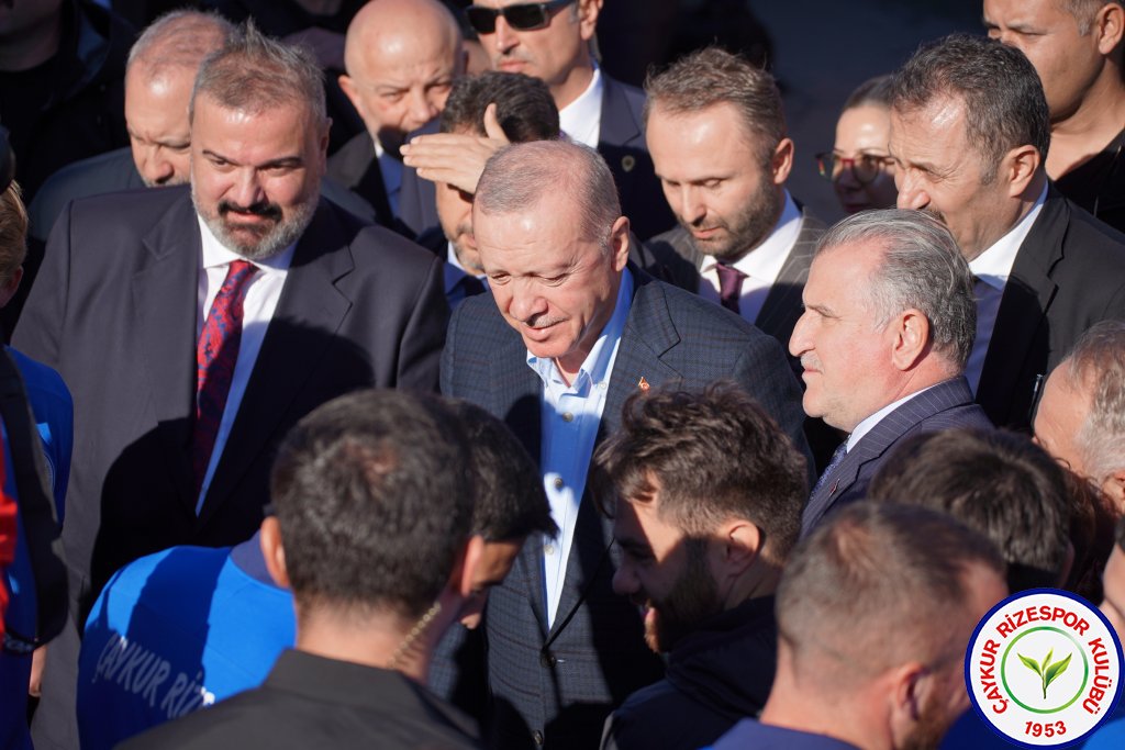 Recep Tayyip Erdoğan, Çaykur Rizespor'u ziyaret etti.
