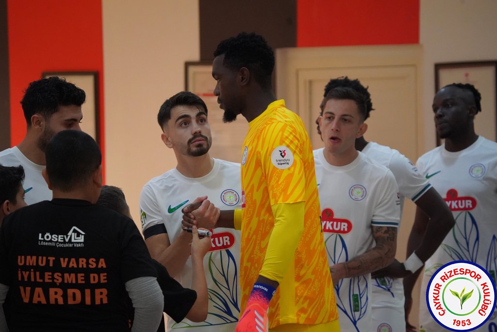 GAZİANTEP FUTBOL KULÜBÜ A.Ş.	2 - 2	ÇAYKUR RİZESPOR A.Ş.