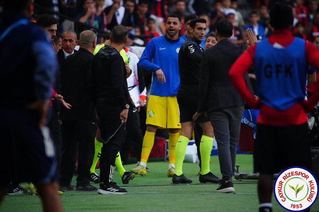 GAZİANTEP FUTBOL KULÜBÜ A.Ş.	2 - 2	ÇAYKUR RİZESPOR A.Ş.