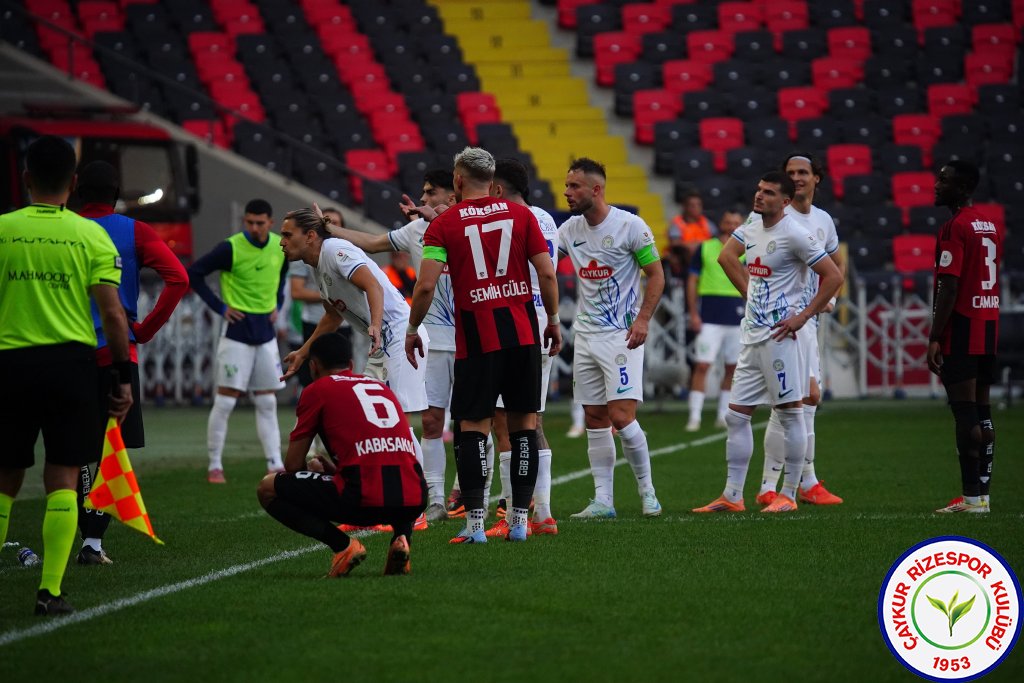 GAZİANTEP FUTBOL KULÜBÜ A.Ş.	2 - 2	ÇAYKUR RİZESPOR A.Ş.