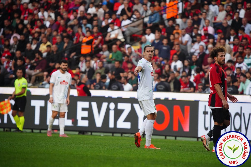 GAZİANTEP FUTBOL KULÜBÜ A.Ş.	2 - 2	ÇAYKUR RİZESPOR A.Ş.