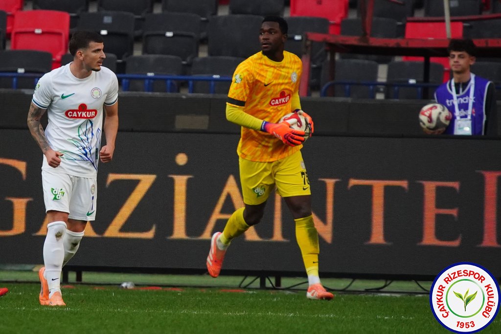 GAZİANTEP FUTBOL KULÜBÜ A.Ş.	2 - 2	ÇAYKUR RİZESPOR A.Ş.