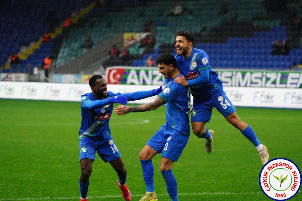 ÇAYKUR RİZESPOR 3 - 0 İKAS EYÜPSPOR