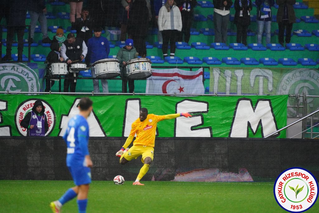 ÇAYKUR RİZESPOR 3 - 0 İKAS EYÜPSPOR