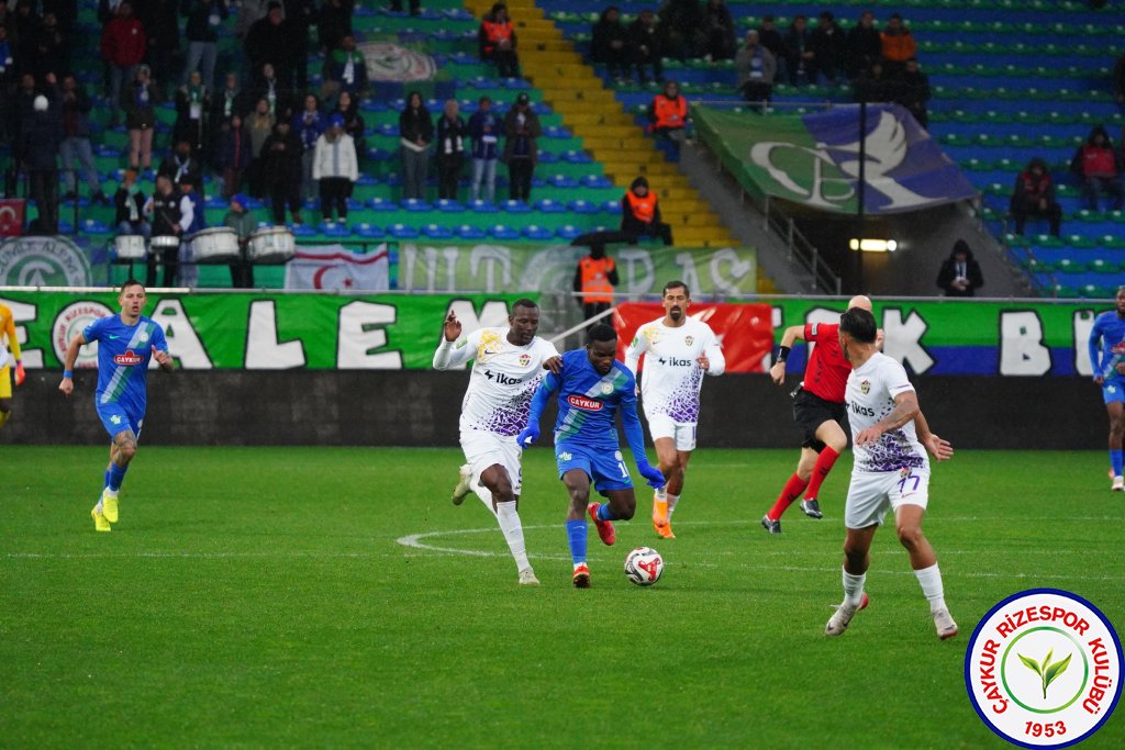 ÇAYKUR RİZESPOR 3 - 0 İKAS EYÜPSPOR