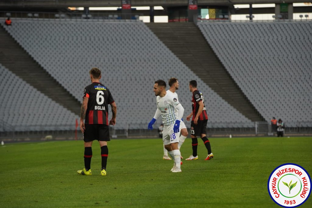 VavaCars Fatih Karagümrük 2:0 Çaykur Rizespor