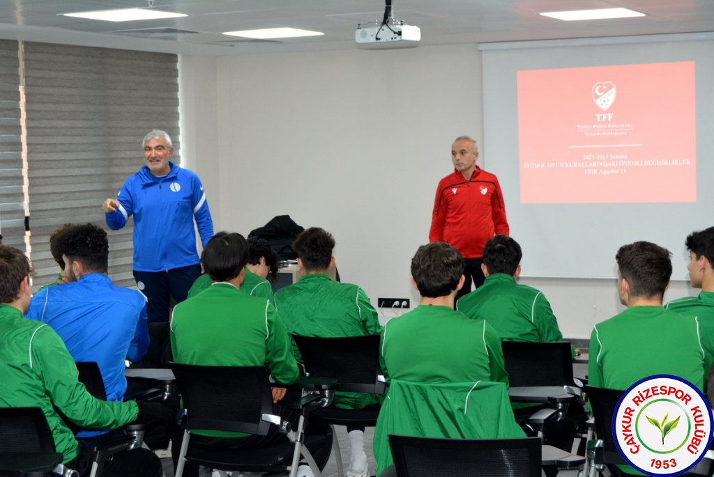 Futbol Akademimizde Sporcu Gelişimine Yönelik Temel Teorik Eğitimler Devam Ediyor