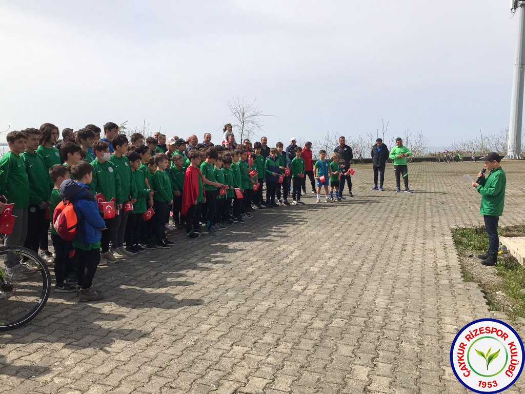 Rizespor Akademi 23 Nisan Bisiklet Turu büyük bir coşkuyla yapıldı.