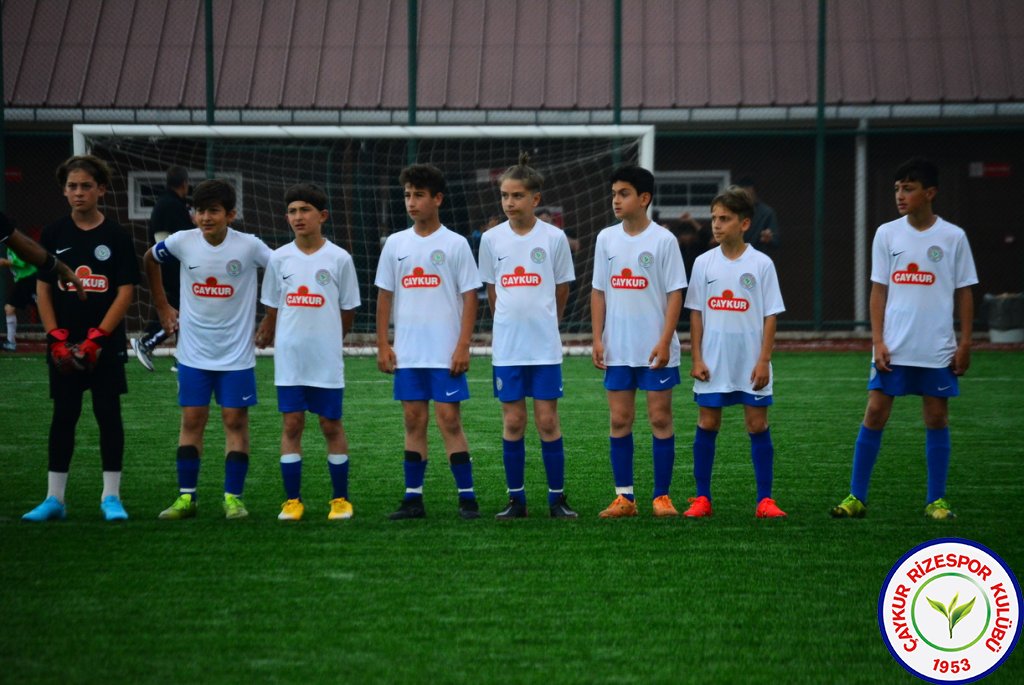 Türkiye Futbol Federasyonu U12 Minikler Şenlik Liginde Çaykur Rizespor U12 Mavi Takım ve Çaykur Rizespor U12 Yeşil Takım Şampiyon oldu.