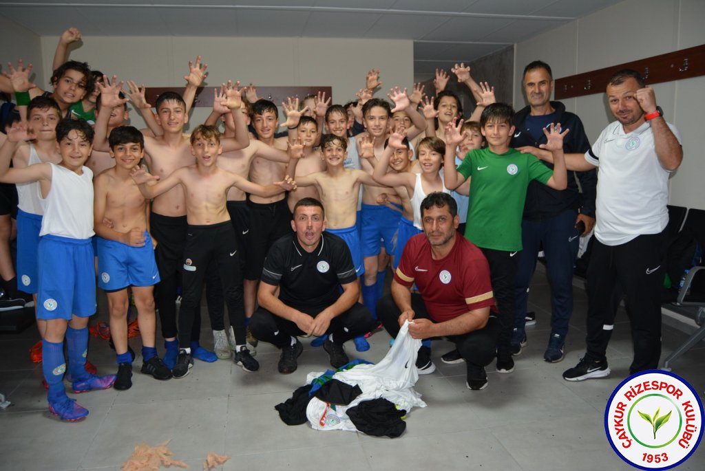 Türkiye Futbol Federasyonu U12 Minikler Şenlik Liginde Çaykur Rizespor U12 Mavi Takım ve Çaykur Rizespor U12 Yeşil Takım Şampiyon oldu.