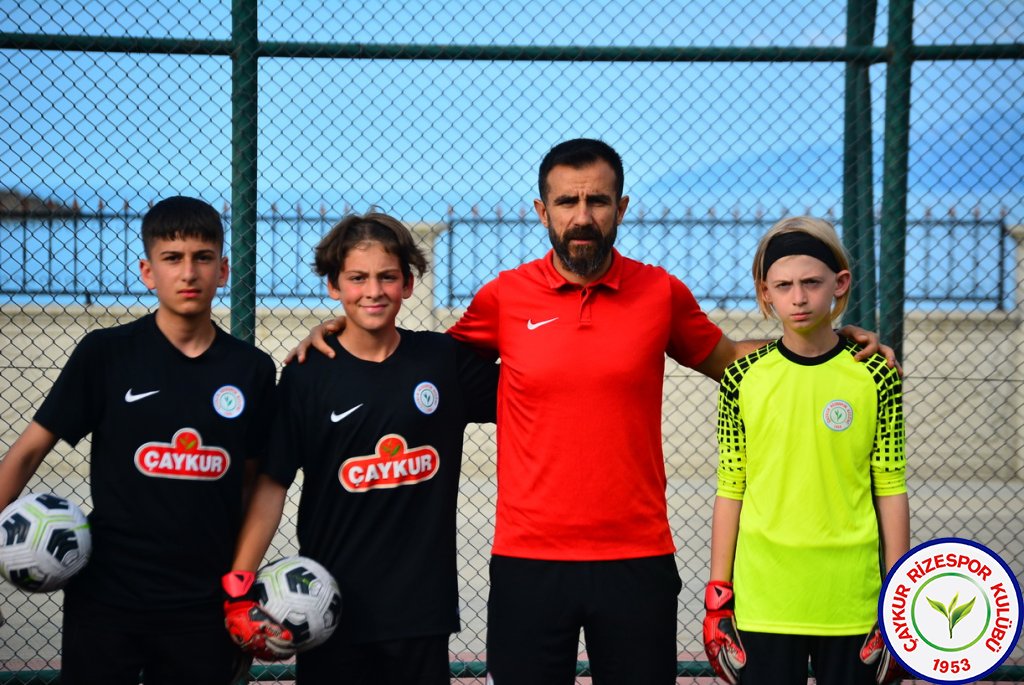 Türkiye Futbol Federasyonu U12 Minikler Şenlik Liginde Çaykur Rizespor U12 Mavi Takım ve Çaykur Rizespor U12 Yeşil Takım Şampiyon oldu.