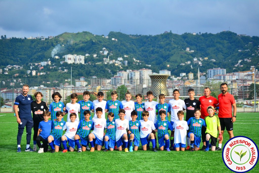 Türkiye Futbol Federasyonu U12 Minikler Şenlik Liginde Çaykur Rizespor U12 Mavi Takım ve Çaykur Rizespor U12 Yeşil Takım Şampiyon oldu.