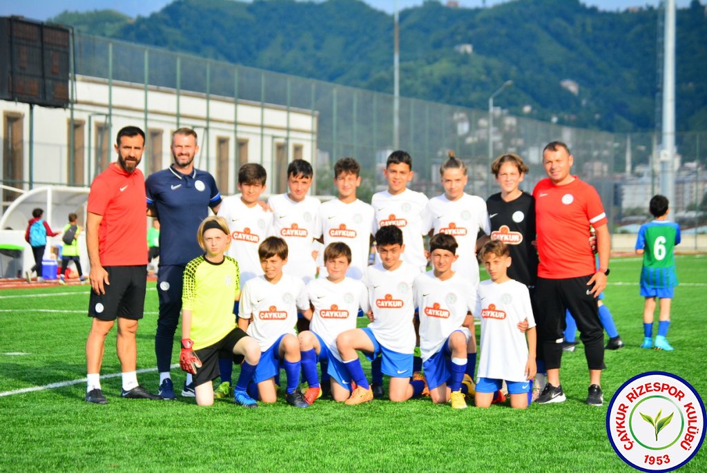 Türkiye Futbol Federasyonu U12 Minikler Şenlik Liginde Çaykur Rizespor U12 Mavi Takım ve Çaykur Rizespor U12 Yeşil Takım Şampiyon oldu.