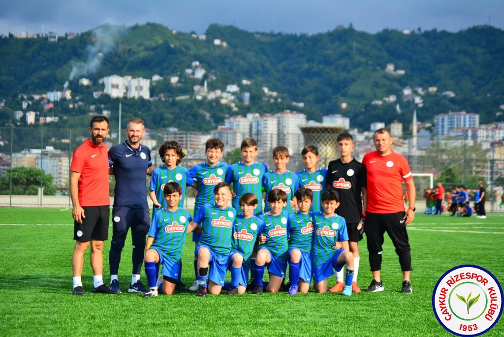 Türkiye Futbol Federasyonu U12 Minikler Şenlik Liginde Çaykur Rizespor U12 Mavi Takım ve Çaykur Rizespor U12 Yeşil Takım Şampiyon oldu.