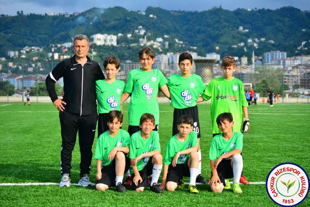 Türkiye Futbol Federasyonu U12 Minikler Şenlik Liginde Çaykur Rizespor U12 Mavi Takım ve Çaykur Rizespor U12 Yeşil Takım Şampiyon oldu.