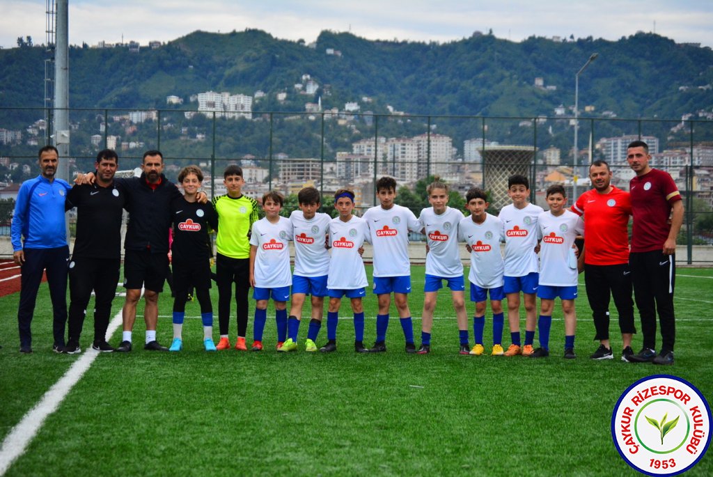 Türkiye Futbol Federasyonu U12 Minikler Şenlik Liginde Çaykur Rizespor U12 Mavi Takım ve Çaykur Rizespor U12 Yeşil Takım Şampiyon oldu.