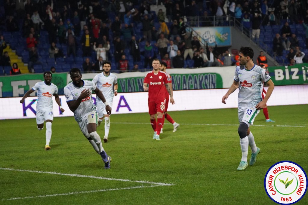 ÇAYKUR RİZESPOR 1-0 DYOREX BOLUSPOR 14 hafta fotoğraf galerisi