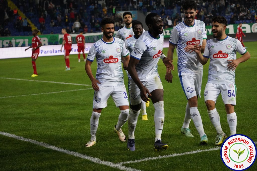 ÇAYKUR RİZESPOR 1-0 DYOREX BOLUSPOR 14 hafta fotoğraf galerisi